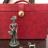 مجسمه قلع و سرب