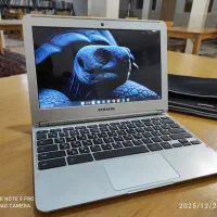 لب تاب دانشجوی