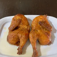 سالن کار اقا و نیروی ساده اشپزخانه