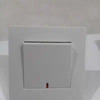 تعدادی لامپ سر لامپی کلید وپریز ، تلفن، آنتن زنگ