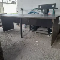 میز تحریر و میز کنفرانس