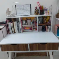 میزتحریرکتابخانه دار