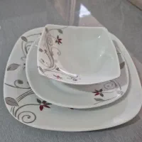 سرویس چینی چهار دست کاملا سالم و زیبا