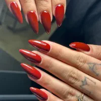 کاشت ناخن با بهترین متریال و تنوع بالای رنگ