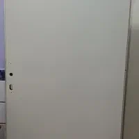 درب چوبی اتاق خواب در باغملک