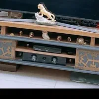 ینه سلطنتی تابلو  چهره ومیز تلوزیون نو