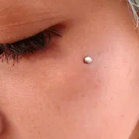 انجام و آموزش تخصصی پیرسینگ،میکرودرمال،چال گونه