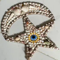 ساعت و تابلو و دراور|لوستر و چراغ آویز|قدس, شهر‌قدس|دیوار