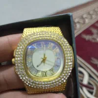 ساعت نگینی