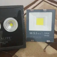 دوعددپرژکتور‌۵۰و۱۰۰وات‌