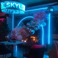 صبحانه،نهار،شام،کافه رستوران اسکای لانژ