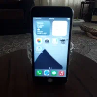 یک عدد گوشی آیفون