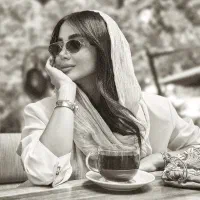 مدل حرفه ای خدمات آرایشی و زیبایی با آفیش توافقی