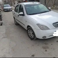 تیبا یک صندوق دار بدون رنگ