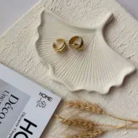 برگ دکوری مناسب عکاسی و نگهداری جواهرات