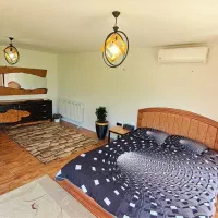 اجاره کلبه سوئیسی لوکس دوخوابه جکوزی دار (کد۵۵)|اجارهٔ کوتاه‌مدت ویلا و باغ|رشت, منظریه|دیوار