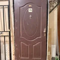 درب واحد با چهار چوب