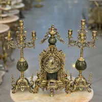 ساعت و شمعدان برنز