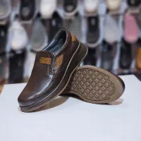 فروش کفش چرم طبیعی تکسایز برندهای معتبر|کیف، کفش، کمربند|اصفهان, تخت فولاد|دیوار