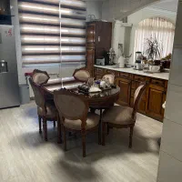 میزوصندلی چوبی (تعدادصندلی ۹عدد)