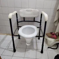 توالت فرنگی سیار متحرک تاشو|لوازم سرویس بهداشتی|ری, اقدسیه|دیوار