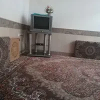 تلویزیون ۲۱ به همراه میز