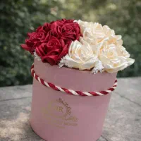 باکس هدیه خاص با گل روبانی ماندگار