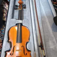 فروش دو عدد ویولن بسیار تمیز با قیمت مناسب