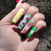 ترمیم 130 و کاشت ناخن180 رنگ لایت کوتاهی اکستنشن|خدمات آرایشگری و زیبایی|کرج, گلشهر|دیوار