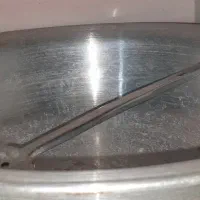یه چندتا وسایل وظروف رویی