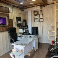 همکار آقا مسلط به کامپیوتر برای مشاوراملاک