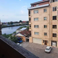فروش یک واحد طبقه همکف.