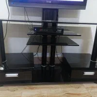 میز تلویزیون شیشه ای