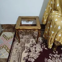 مبل 9نفره با میز عسلی است