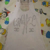 تعدادی لباس|لباس|پرند, فاز ۶|دیوار