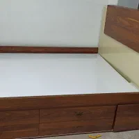 سرویس خواب تخت دونفره درواره پاتختی آینه