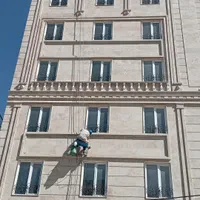 پیچ و رول پلاک تخصصی سنگ نمای ساختمان بدون داربست