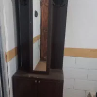 یک عدد بوفه و جاکفشی