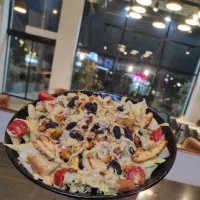 استخدام همکار خانم  جهت کار در کافه رستوران