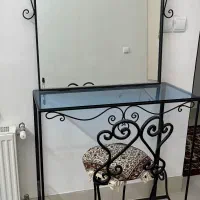 آینه و میز آرایشی همراه باصندلی فرفروژه