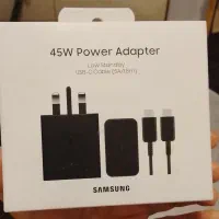 یک دستگاه آدابتور 45w سامسونگ اصلی با گارانتی نو