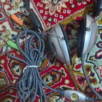 هدفن  همراه میکروفون کاملا نو و سالم