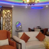 مبلمان ۷نفره زیبا و میزگرد ناهارخوری ۴نفره