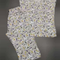 تیشرت و شلوارک|لباس|اصفهان, سرچشمه|دیوار