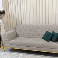 مبل راحتی به همراه جلو مبلی و عسلی