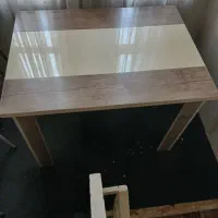 میز نهار خوری ۴ نفره کم مصرف در حد نو