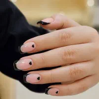 «کاشت ناخن با قیمت استثنایی و تخفیف ویژه»|خدمات آرایشگری و زیبایی|کاشان, میدان کهنه|دیوار