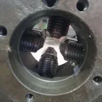 چهار نظام نامنظم|ماشین‌آلات صنعتی|باسمنج, |دیوار