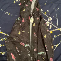 کاپشن|لباس|ساری, |دیوار