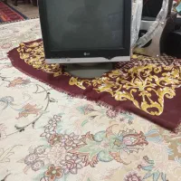 کامپیوتر به همراه میزکار
